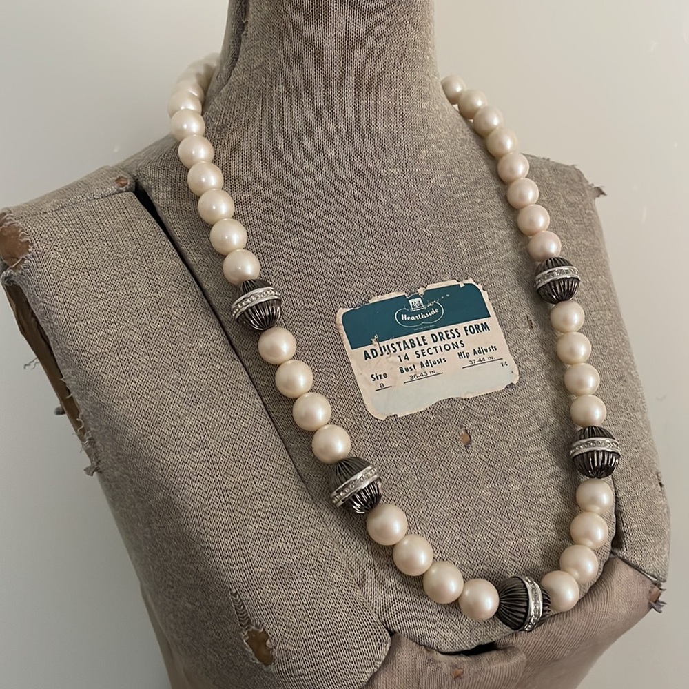 Vintage Givenchy Pearl Crystal Necklace - Picture 15 of 15